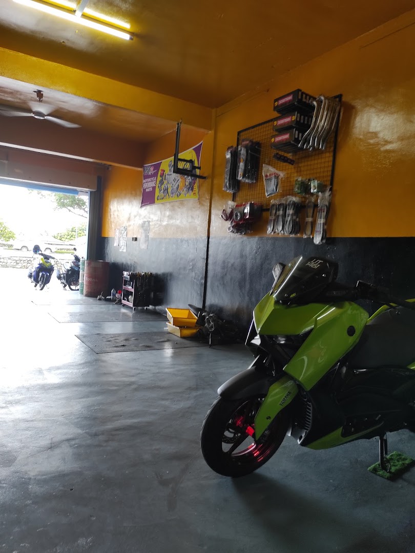 A STORE SCOOTER SHOP — photo 3