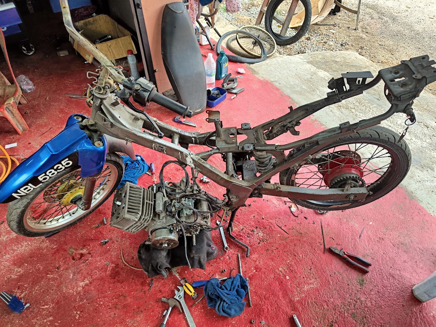 bengkel moto halim garage in Durian Tunggal