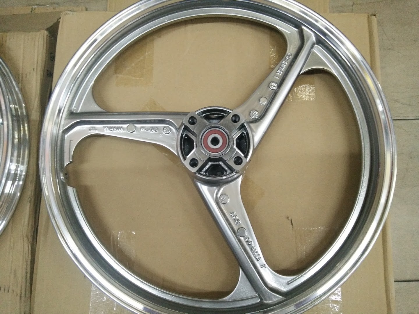 R HONG MOTOR — photo 3