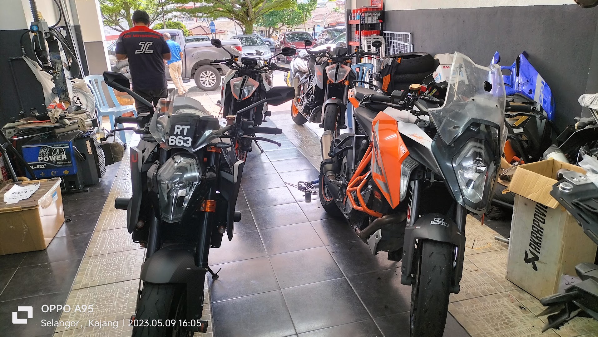 Dee Motorsports Workshop — photo 3