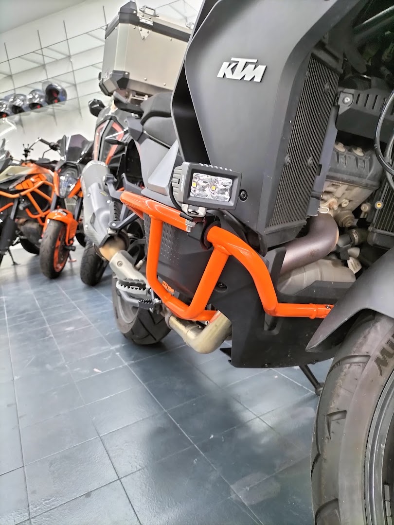 Dee Motorsports Workshop — photo 5