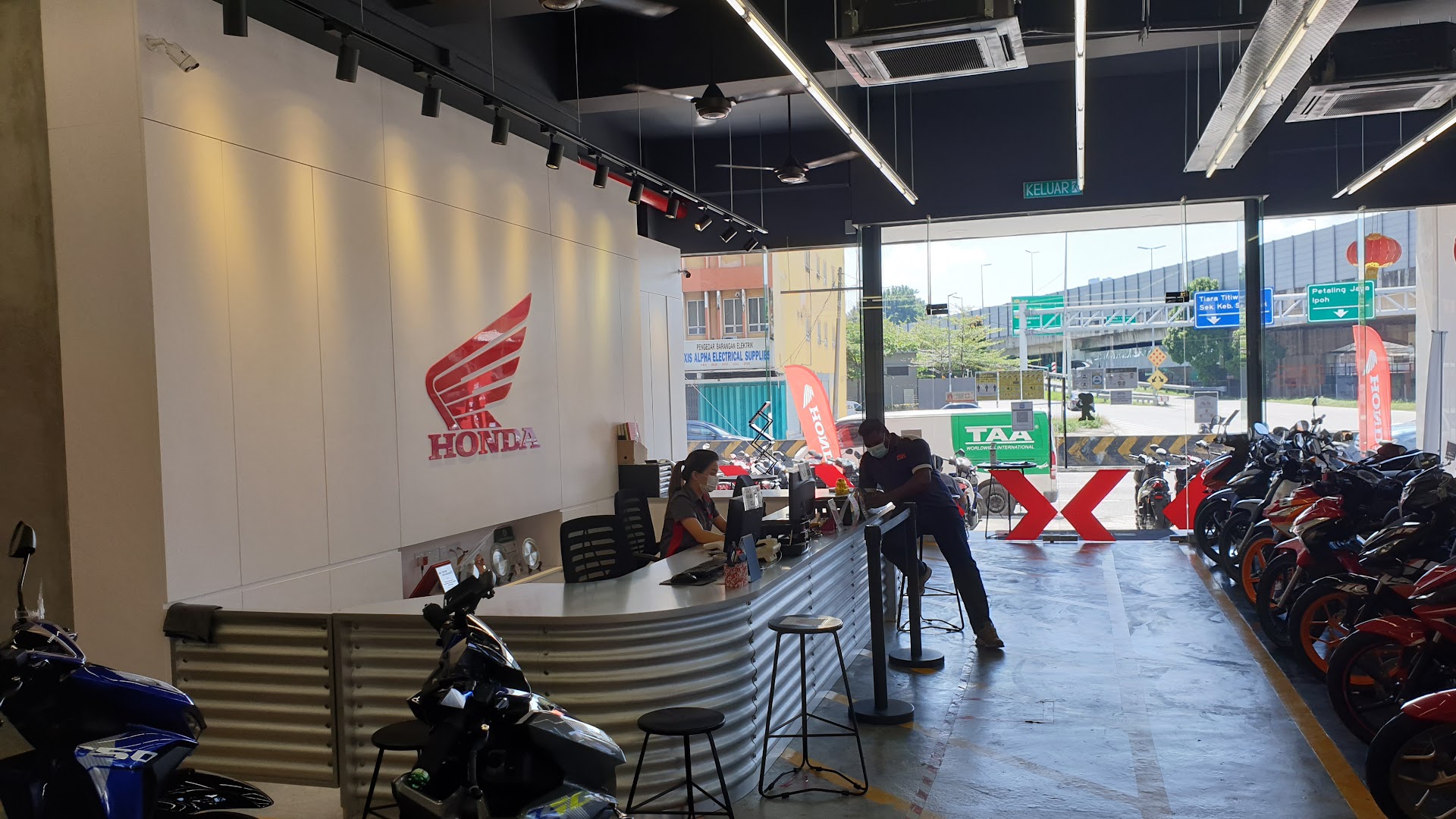 Honda Impian X - Ee Tiong Motorsports Setapak — photo 3