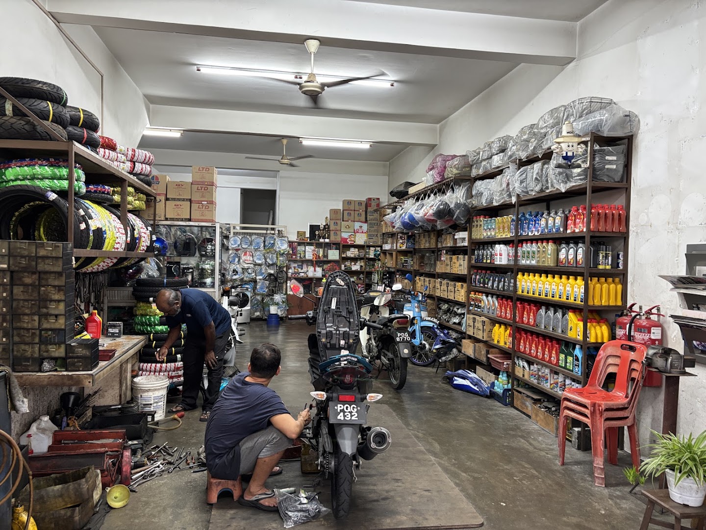 Hong Lee Bicycles & Motors — photo 2