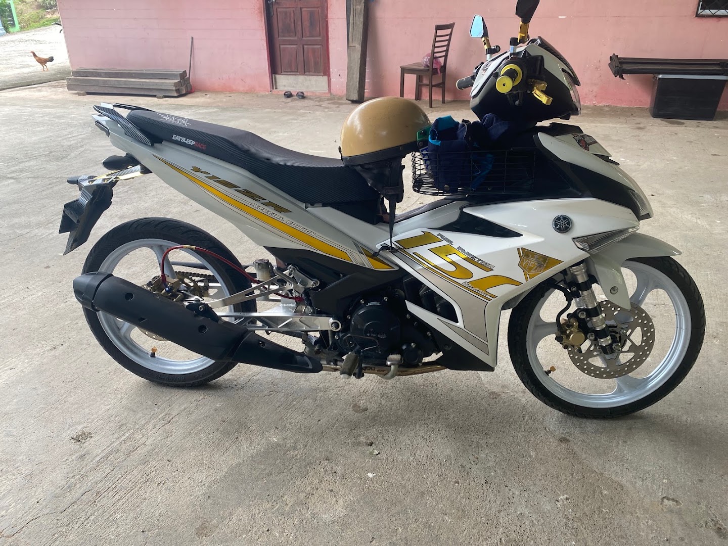 ADEEB MOTOR SHOP in Beluran