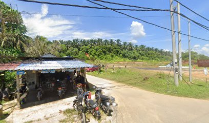Kedai repair moto in Selama