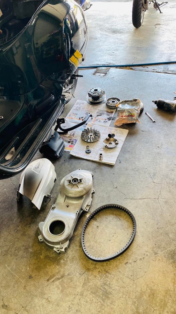 Yaw Motor Scooter — photo 3
