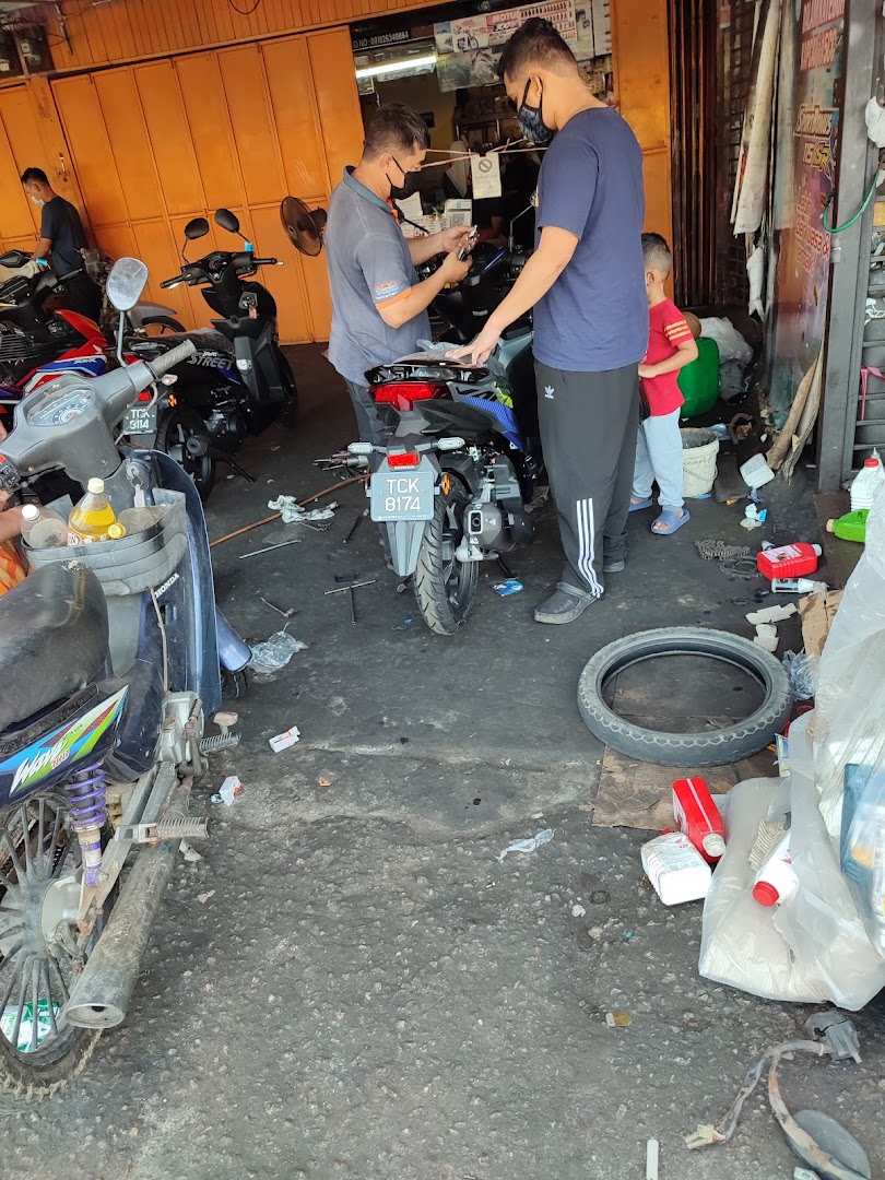 Lee Motor (Batu Enam) — photo 3