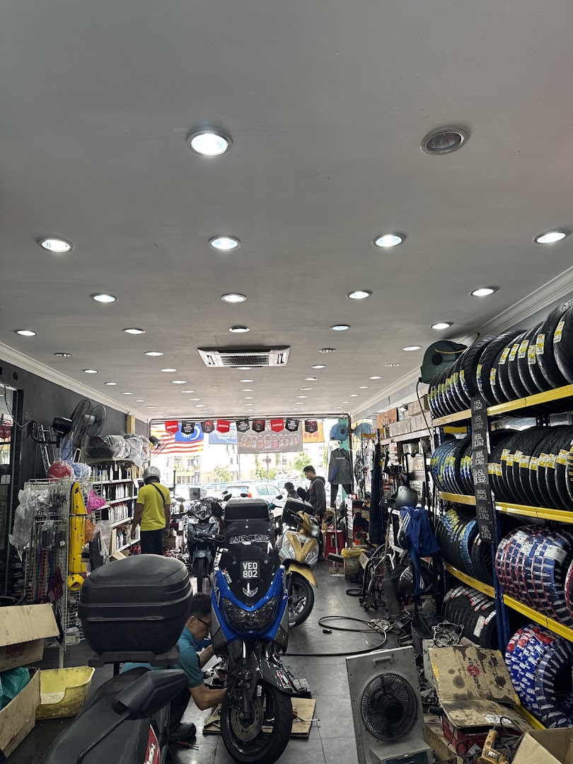 TKH motor garage — photo 4