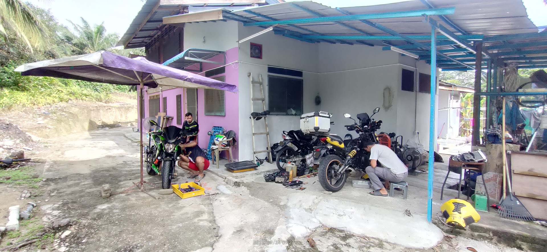 Alif Kawa MotoGarage in Serdang