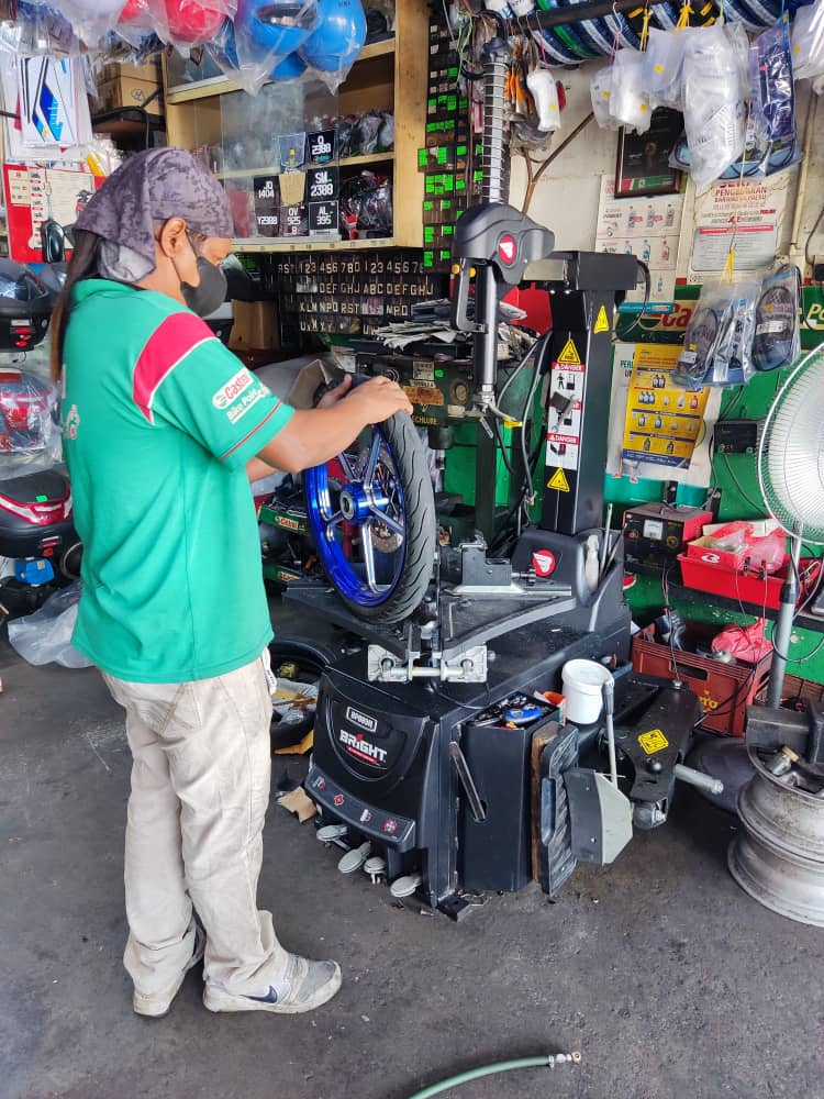 Castrol Bike Point - Sear Motor — photo 3