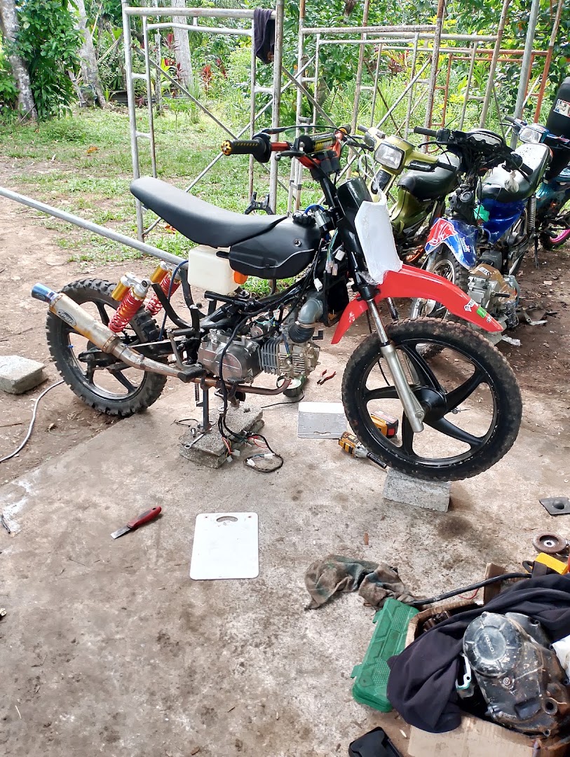 Taman nyamuk Zan garage in Kota Belud