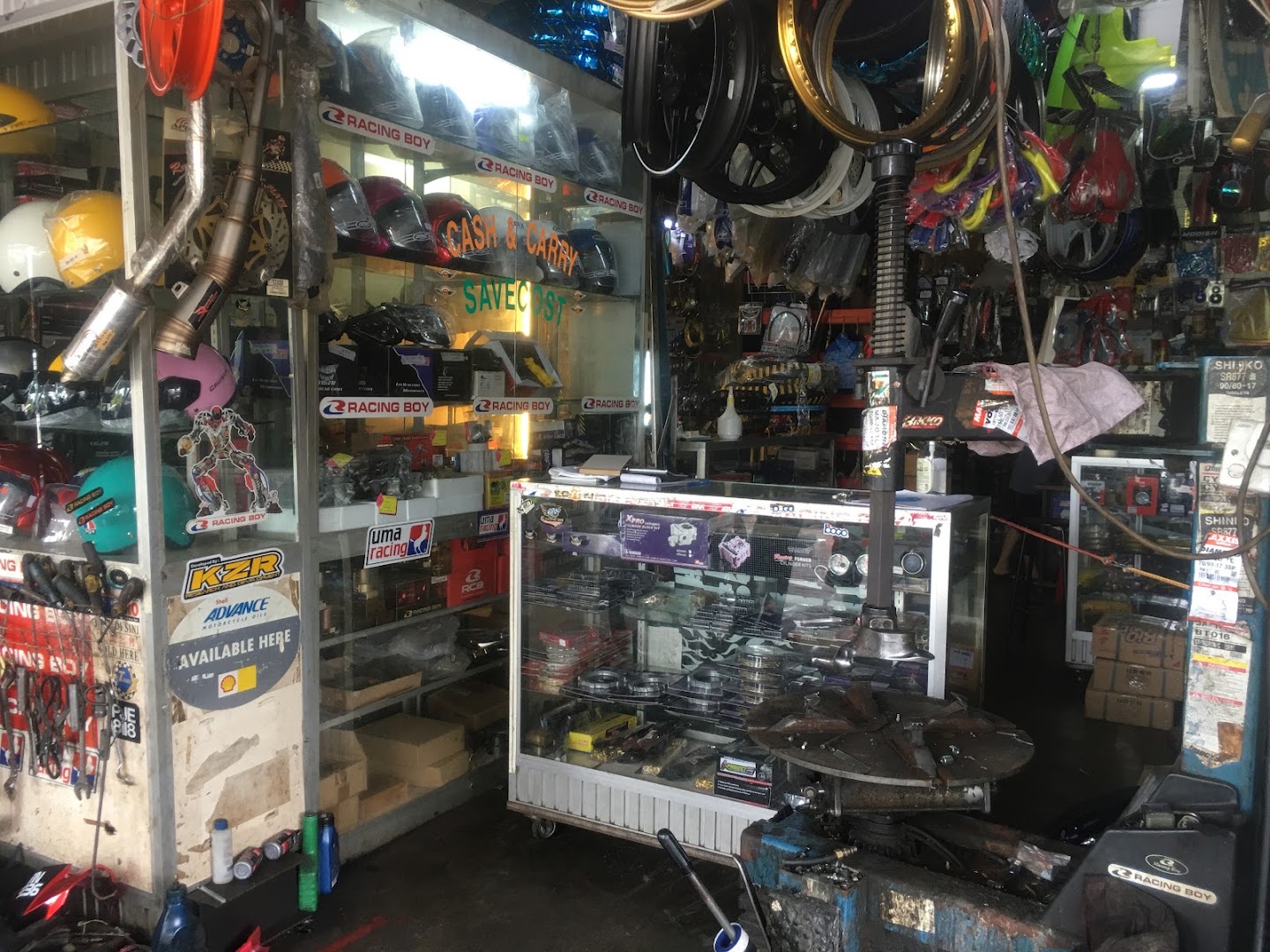 LEAN HIN MOTOR REPAIR &SPAREPART ACCESORIES SHOP in Kangar