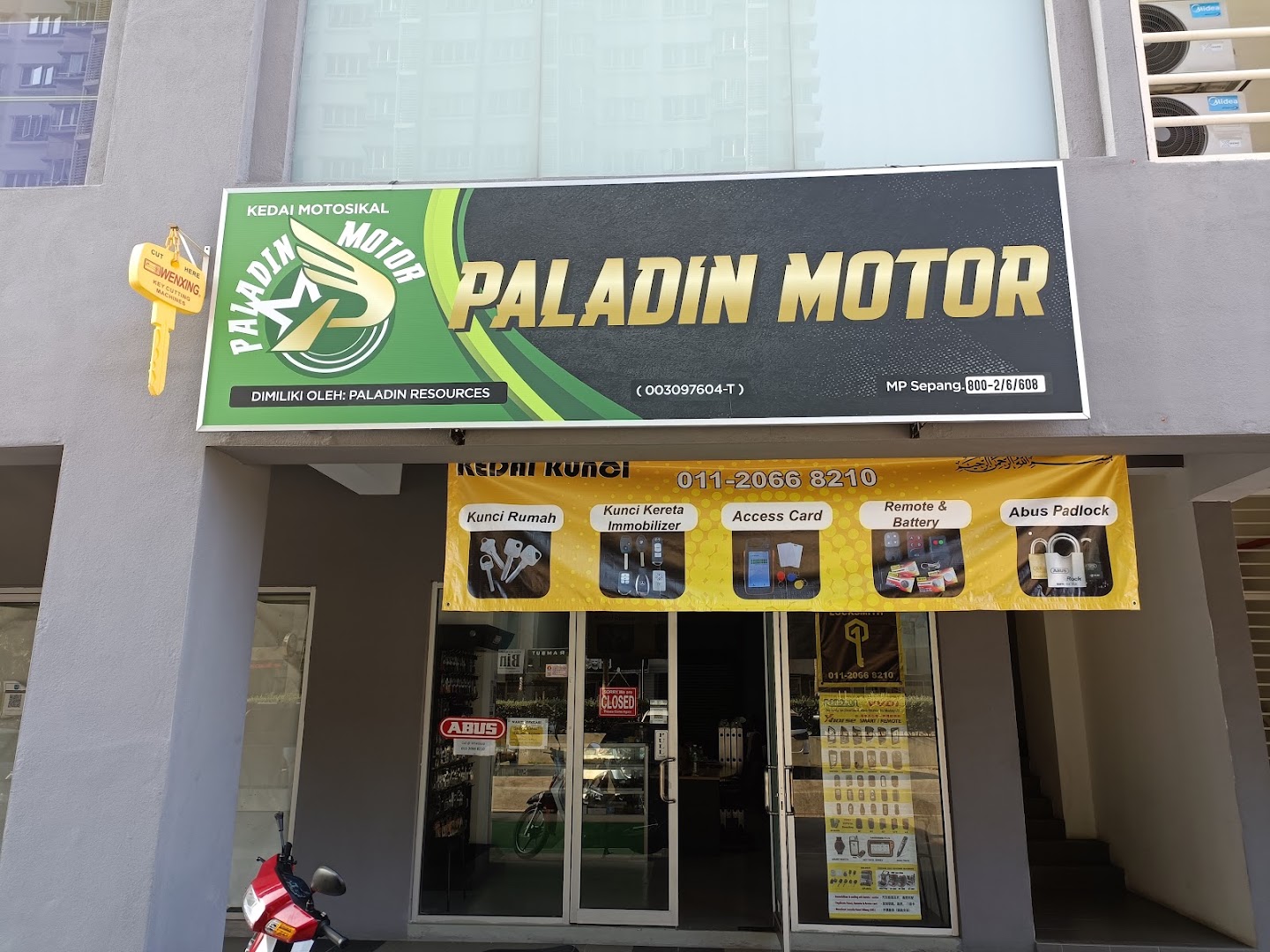 Paladin Motor in Dengkil