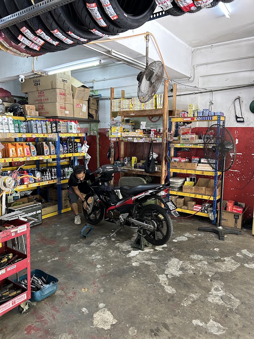 HNR Autowork - Stopanik Authorized Installer Workshop — photo 3