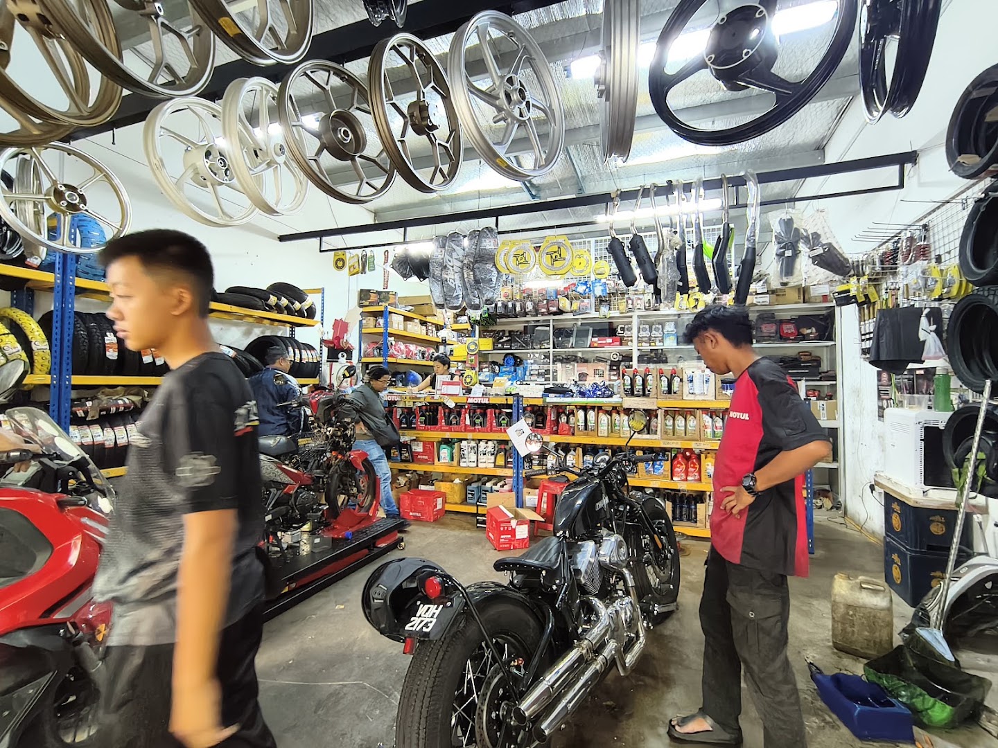 JC PRO MOTOR CENTRE — photo 4