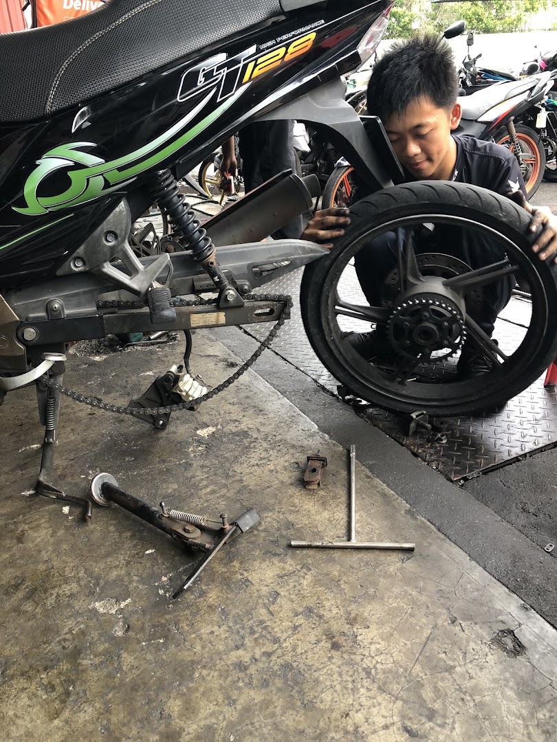 JC PRO MOTOR CENTRE — photo 5