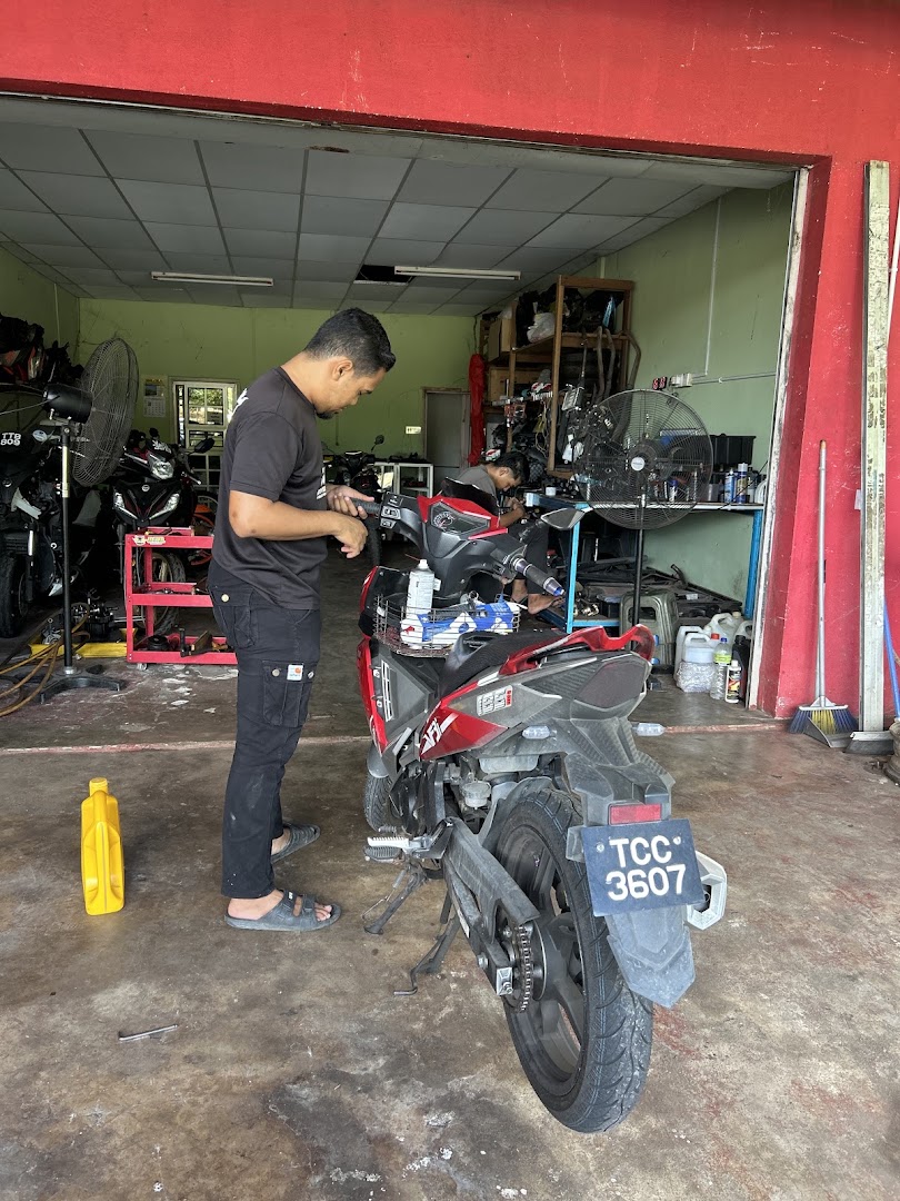 Pak Belalang Pit Stop Legacy — photo 3