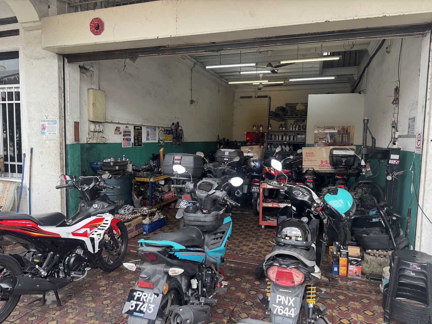 Kt Motor Parts Service Centre in George Town