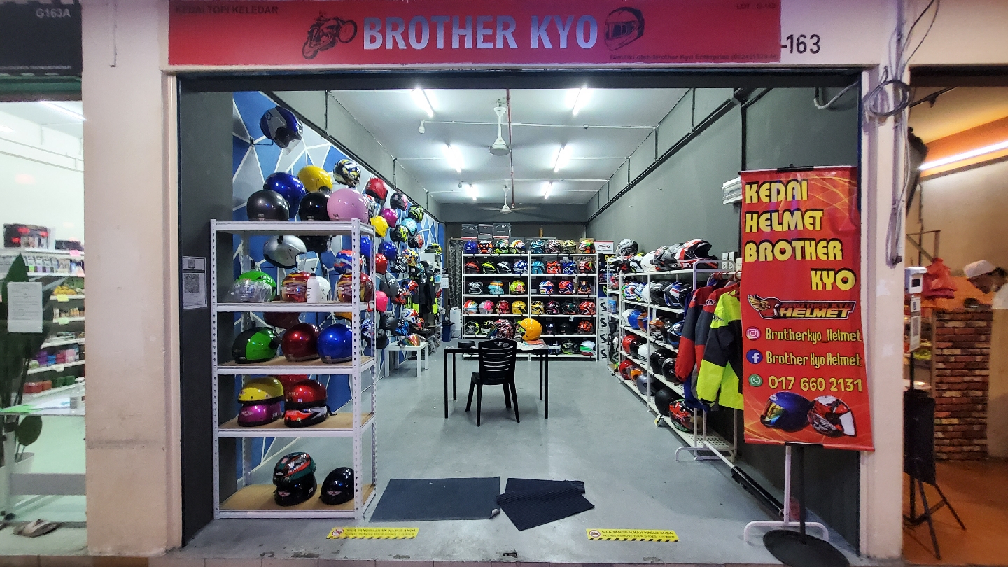 KEDAI HELMET BROTHER KYO — photo 3