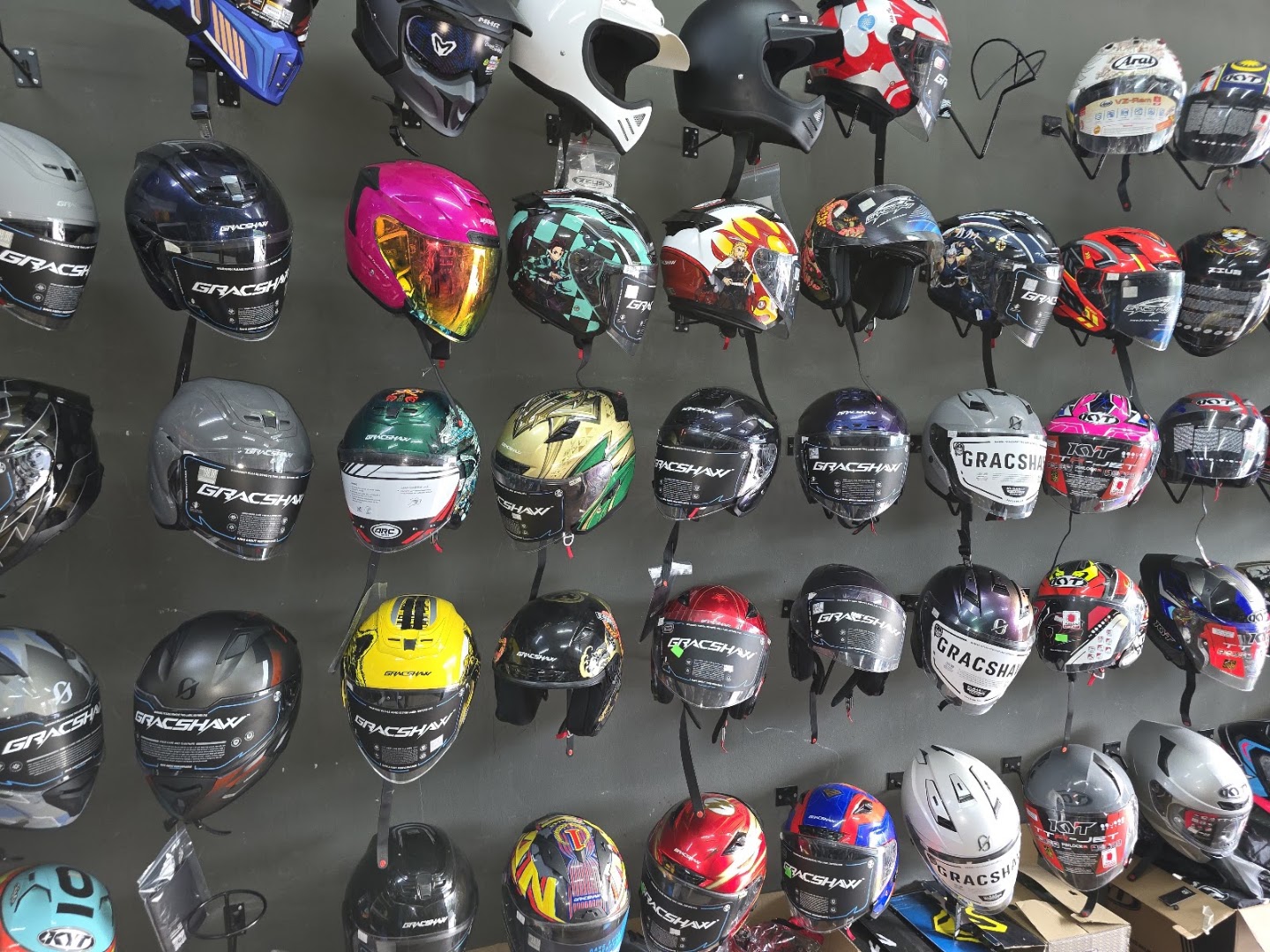 KEDAI HELMET BROTHER KYO — photo 5