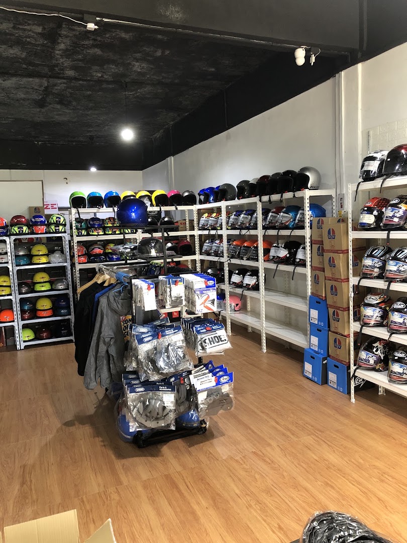 MotoJack Helmet Center Kelantan - Helmet shop for Shoei, Arai, NHK, Gracshaw — photo 3