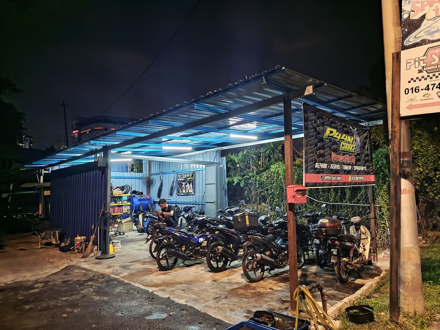 P44N Garage — photo 2