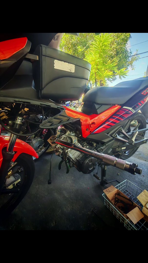 Apex's Garage PNG — photo 2
