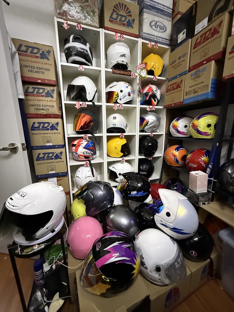 Pemburu Helmet 318 in Balakong
