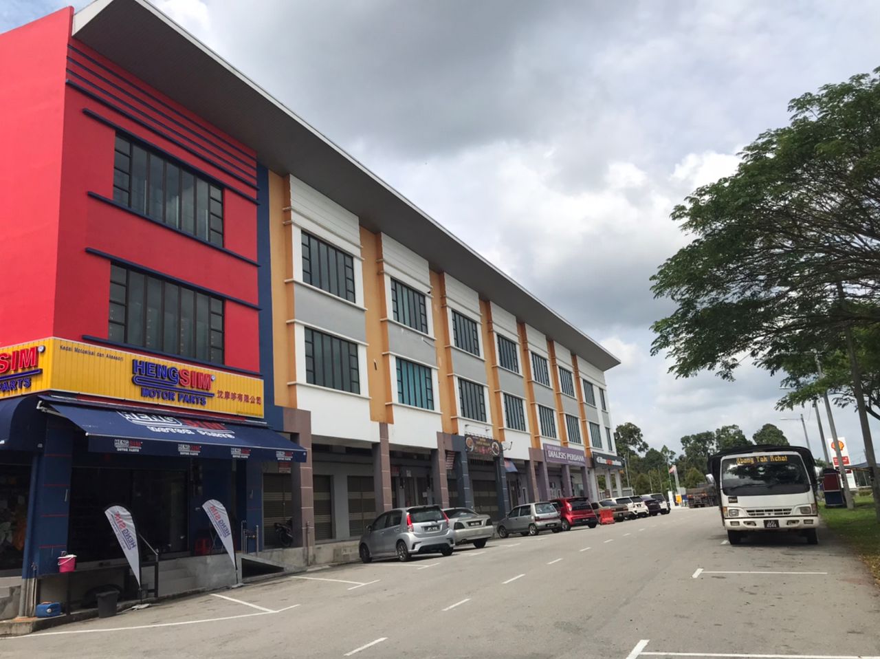 HENGSIM MOTOR PARTS LABIS — photo 3