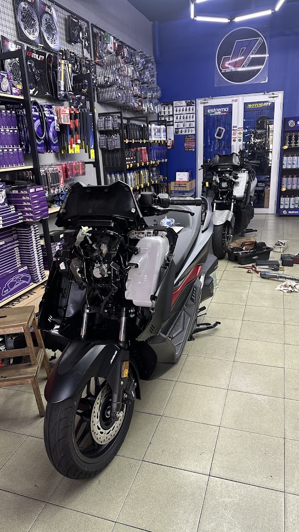 J7 MOTORSPORTS — photo 3