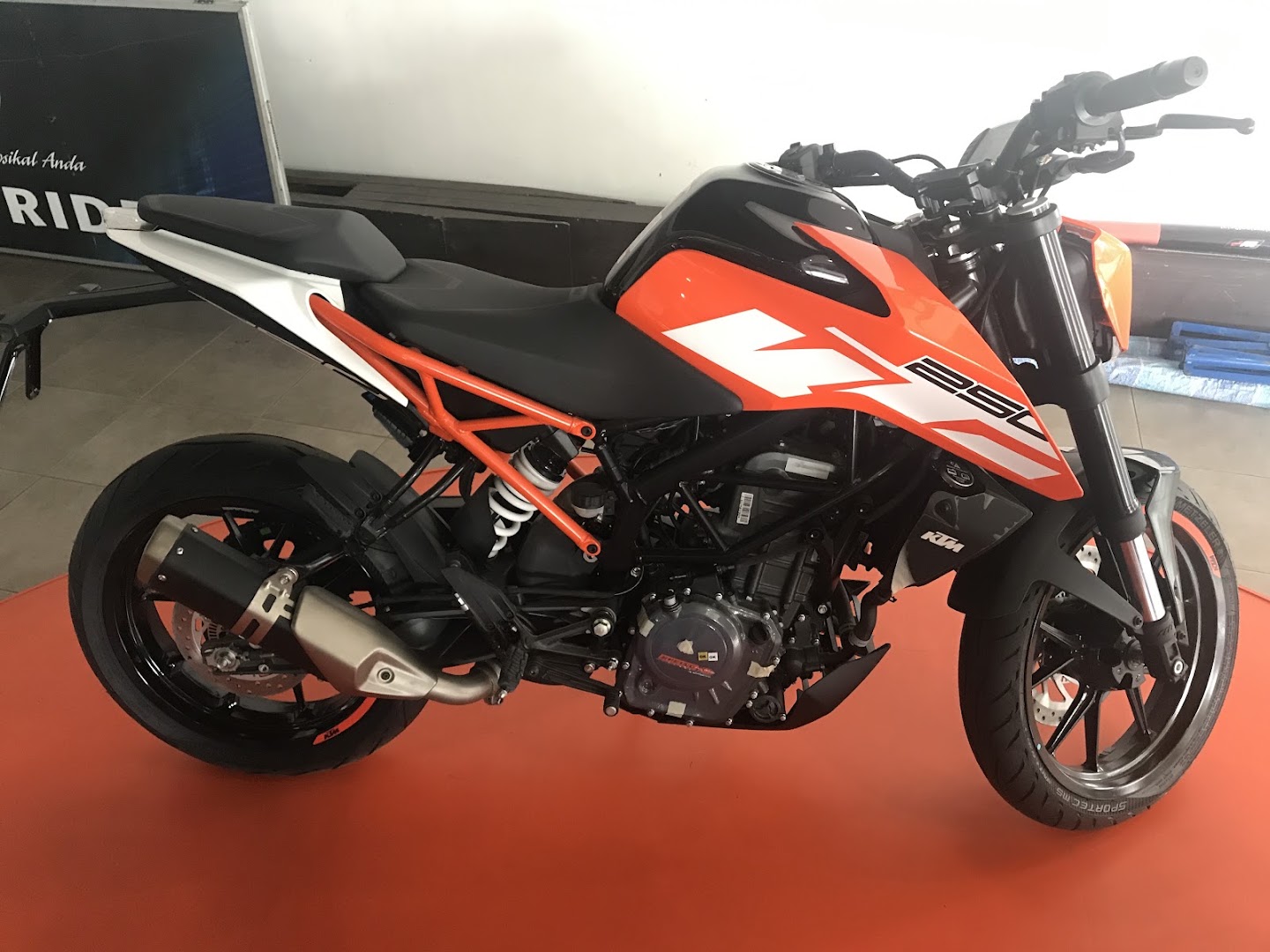 KTM Orange Showroom at CHJ Mergong — photo 3