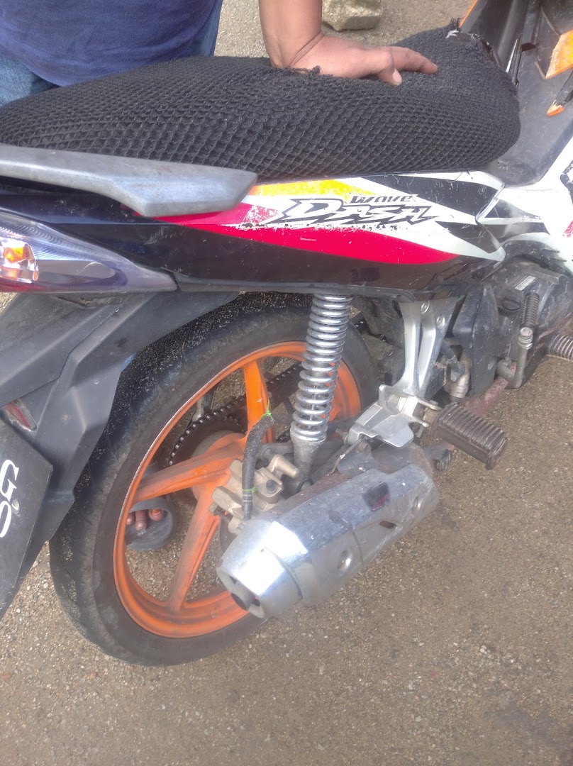 Bengkel motosikal Azmi paijan — photo 2