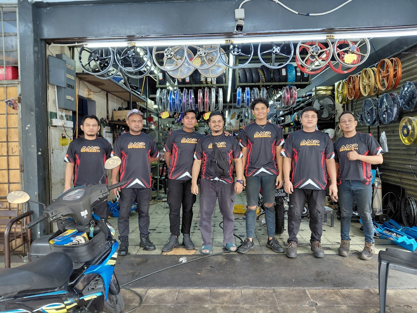 AMP MOTORPARTS — photo 3