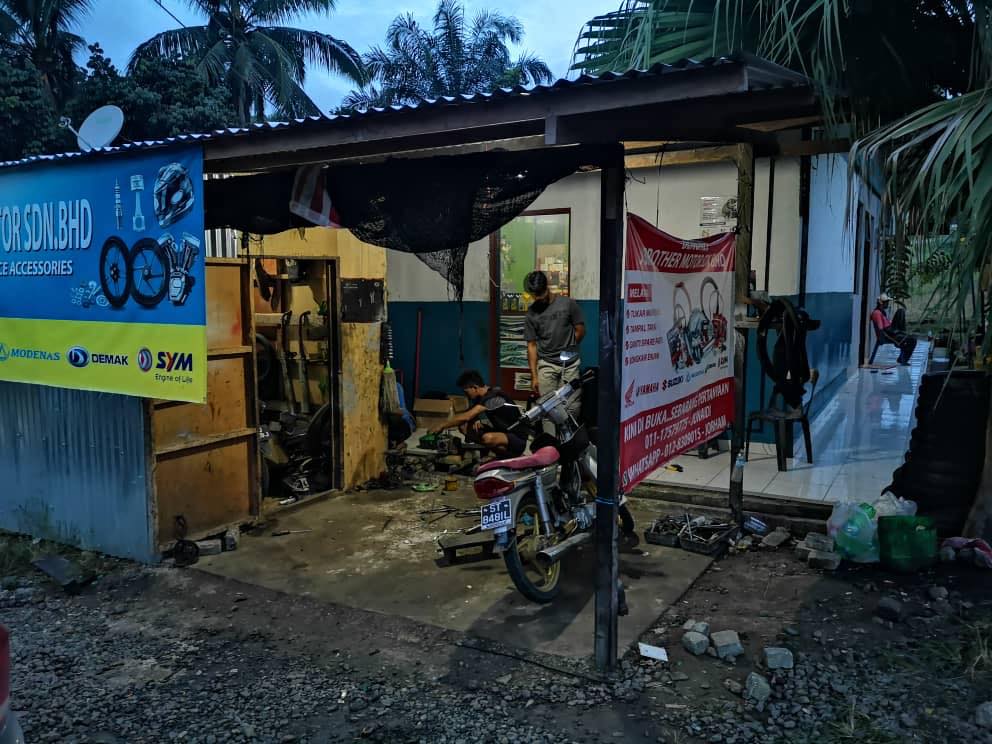 Bengkel Motor J Brother Kampung Perpaduan(Bagahak 3) — photo 5