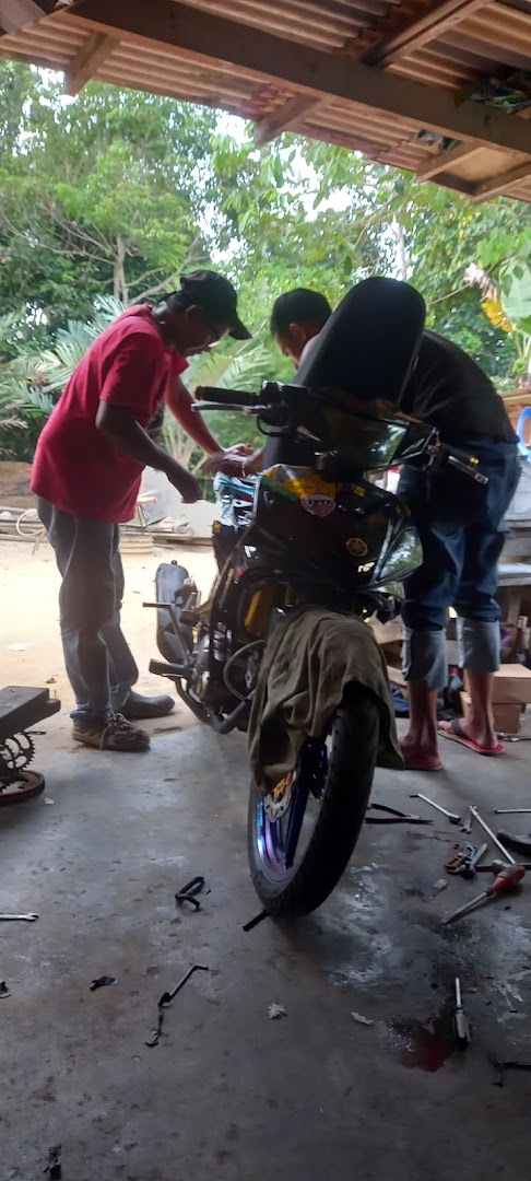 Cerot Motor Workshop Sdn Bhd in Muadzam Shah